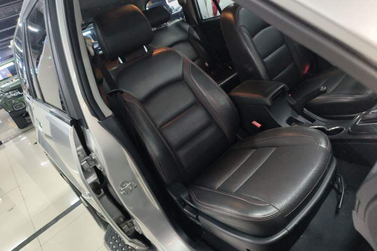 Used Haval H5 Classic 2015 2.0T Diesel Automatic All-Wheel Drive Elite Model Right Front Seat