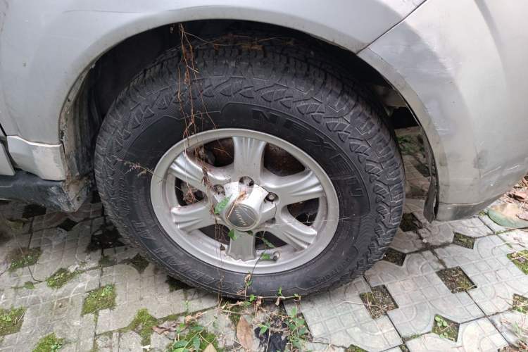 Used Haval H5 Classic 2015 2.0T Manual 4x4 Advanced Trim Right Front Wheel Hub