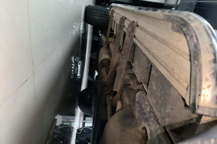 Used Haval H5 Classic 2015 2.0T Diesel Automatic All-Wheel Drive Elite Model Right Side Sill