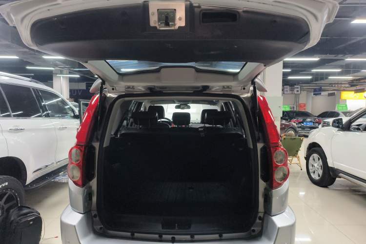 Used Haval H5 Classic 2015 2.0T Diesel Automatic All-Wheel Drive Elite Model Trunk