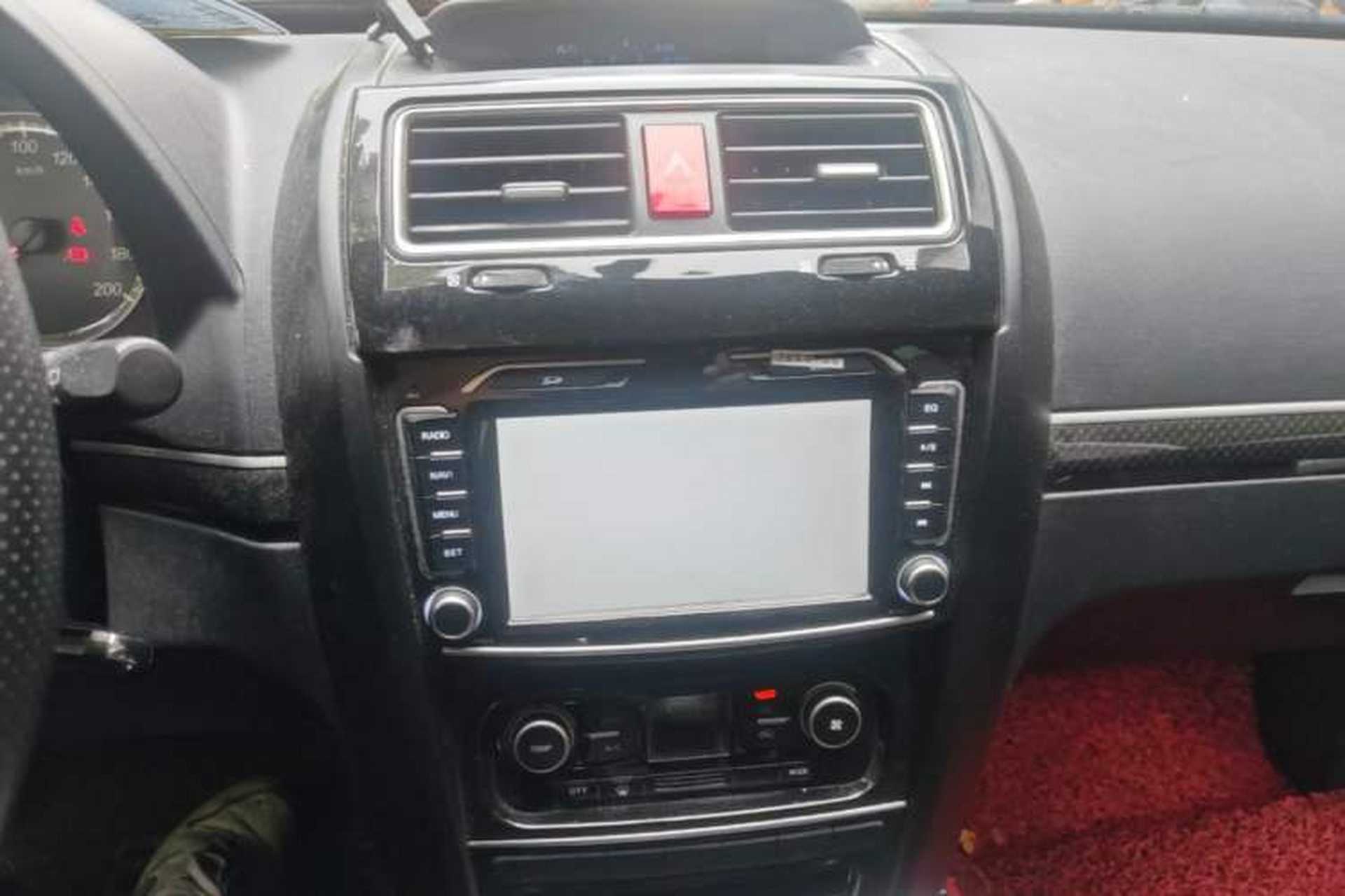 Used Haval H5 Classic 2015 2.0T Manual Two-Wheel Drive Advanced Version Audio And AC Panel