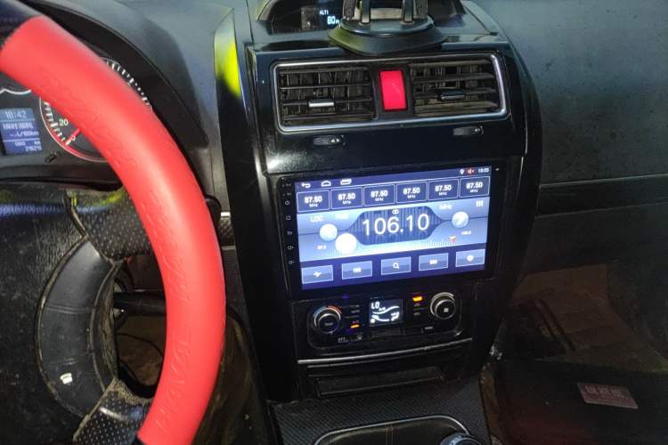 Used Haval H5 Classic 2015 2.0T Diesel Manual Two-Wheel Drive Entry-Level Version Audio And AC Panel