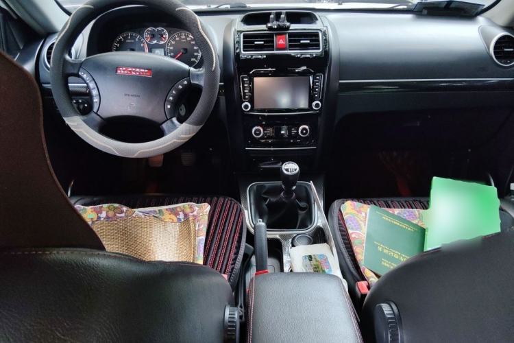 Used Haval H5 Classic 2015 2.0T Manual Two-Wheel Drive Prestige Version Center Console