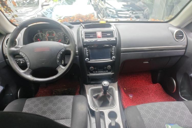 Used Haval H5 Classic 2015 2.0T Manual Two-Wheel Drive Advanced Version Center Console