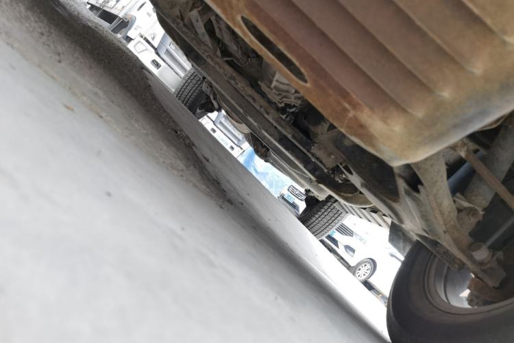 Used Haval H5 Classic 2015 2.0T Manual Two-Wheel Drive Advanced Version Chassis Front