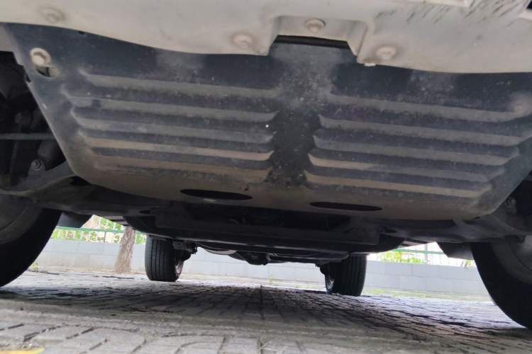 Used Haval H5 Classic 2015 2.0T Manual Two-Wheel Drive Prestige Version Chassis Front