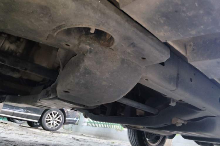 Used Haval H5 Classic 2015 2.0T Manual Two-Wheel Drive Prestige Version Chassis Front Left
