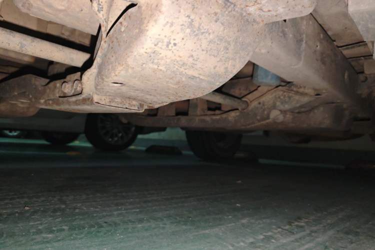 Used Haval H5 Classic 2015 2.0T Diesel Manual Two-Wheel Drive Entry-Level Version Chassis Front Left