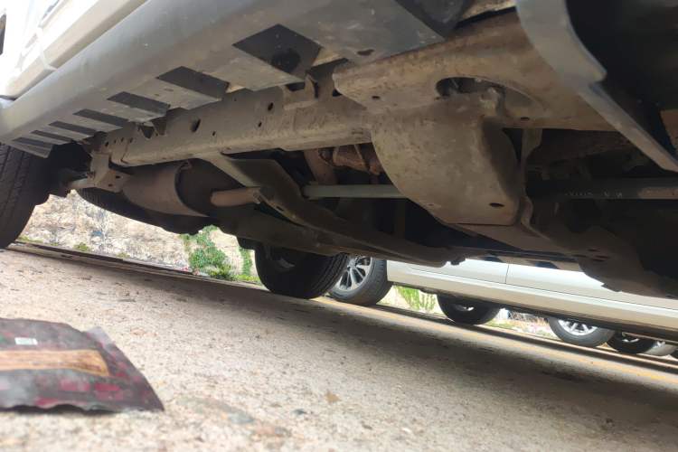 Used Haval H5 Classic 2015 2.0T Diesel Automatic Two-Wheel Drive Advanced Version Chassis Front Right