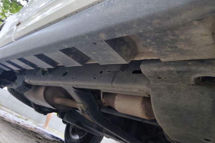 Used Haval H5 Classic 2015 2.0T Manual Two-Wheel Drive Prestige Version Chassis Front Right