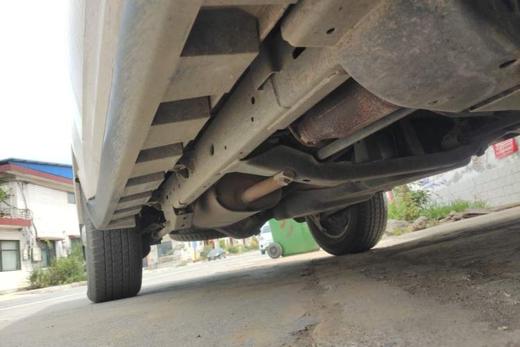 Used Haval H5 Classic 2015 2.0T Manual Two-Wheel Drive Elite Version Chassis Front Right