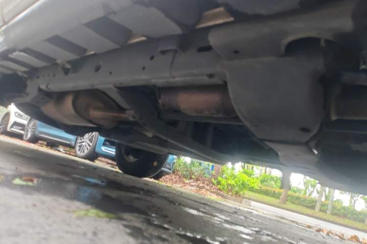 Used Haval H5 Classic 2015 2.0T Manual Two-Wheel Drive Advanced Version Chassis Front Right