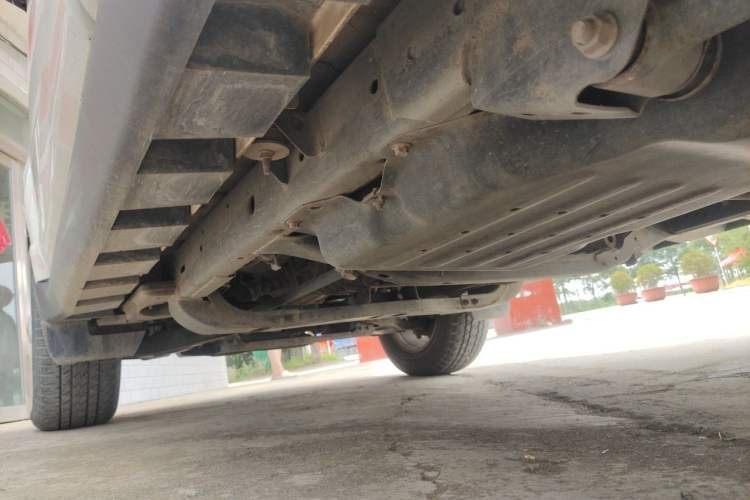 Used Haval H5 Classic 2015 2.0T Manual Two-Wheel Drive Elite Version Chassis Rear Left