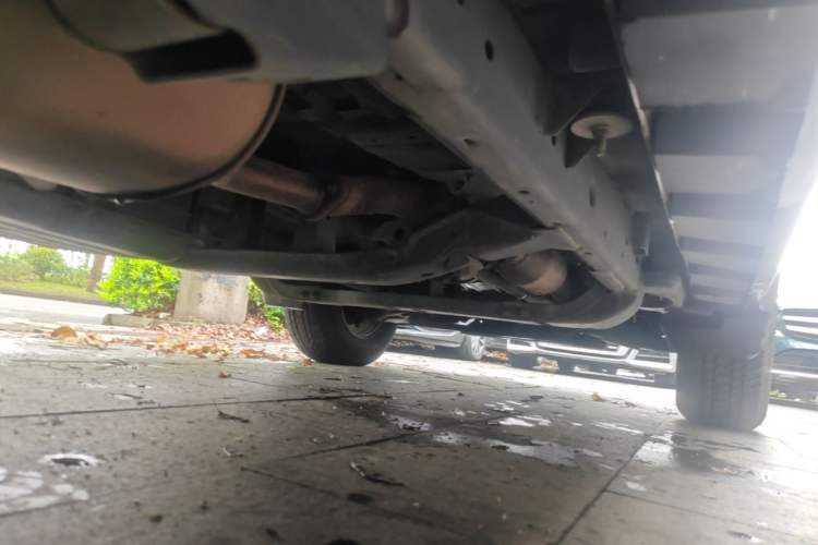Used Haval H5 Classic 2015 2.0T Manual Two-Wheel Drive Advanced Version Chassis Rear Right