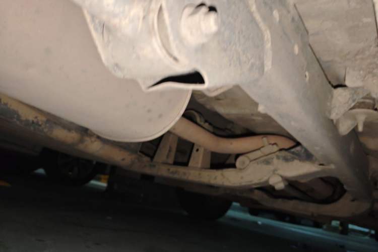 Used Haval H5 Classic 2015 2.0T Diesel Manual Two-Wheel Drive Entry-Level Version Chassis Rear Right