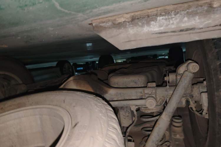 Used Haval H5 Classic 2015 2.0T Diesel Manual Two-Wheel Drive Entry-Level Version Chassis Rear