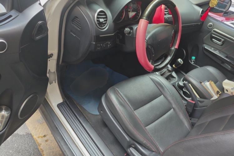 Used Haval H5 Classic 2015 2.0T Manual Two-Wheel Drive Elite Version Driver Seat