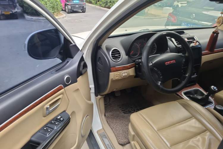 Used Haval H5 Classic 2015 2.0T Manual 4x4 Prestige Version Driver Seat