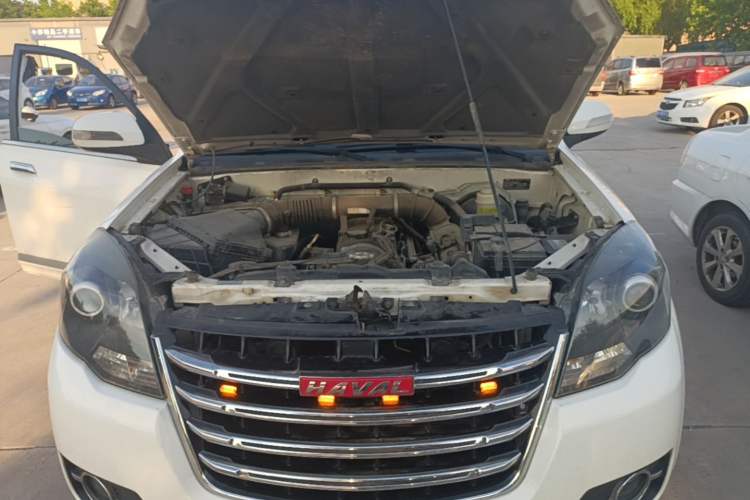 Used Haval H5 Classic 2015 2.0L Manual Two-Wheel Drive Entry-Level Trim Engine Bay