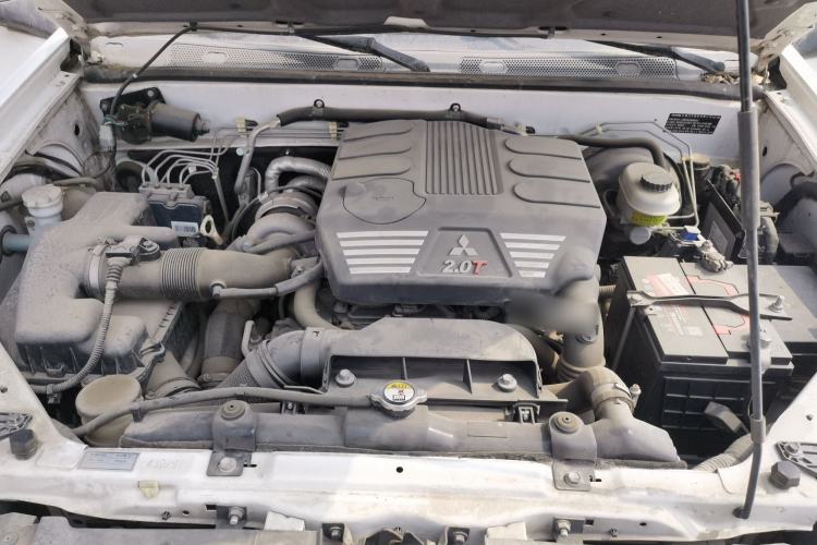 Used Haval H5 Classic 2015 2.0T Manual Two-Wheel Drive Advanced Version Engine Bay