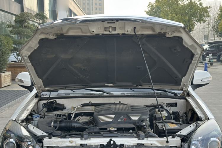 Used Haval H5 Classic 2015 2.0T Manual 4x4 Prestige Version Engine Bay
