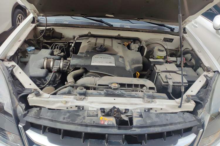 Used Haval H5 Classic 2015 2.0T Diesel Automatic Two-Wheel Drive Advanced Version Engine Bay