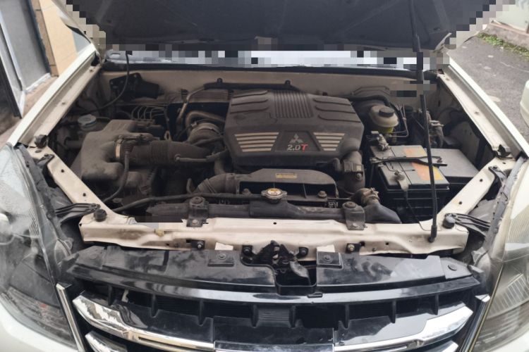 Used Haval H5 Classic 2015 2.0T Manual 4x4 Elite Edition Engine Bay