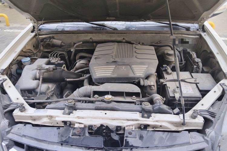 Used Haval H5 Classic 2015 2.0T Manual 4x4 Prestige Version Engine Bay