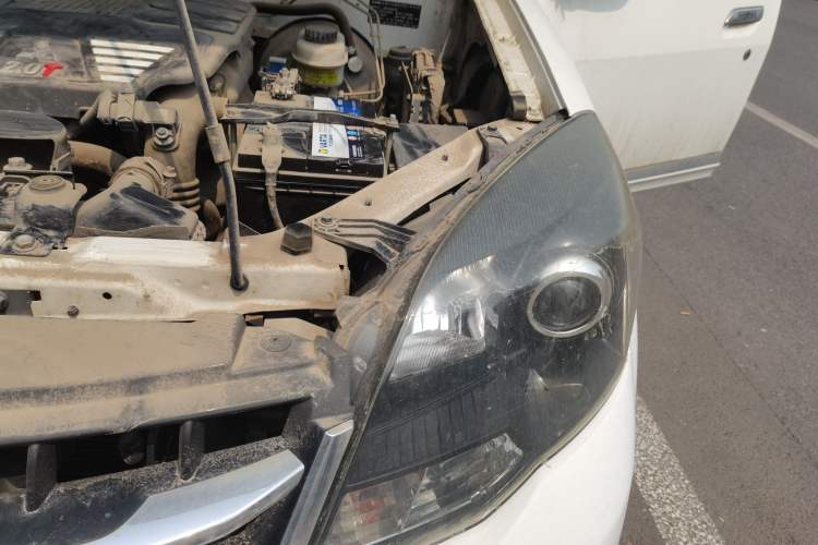 Used Haval H5 Classic 2015 2.0T Manual 4x4 Advanced Trim Engine Bay Left