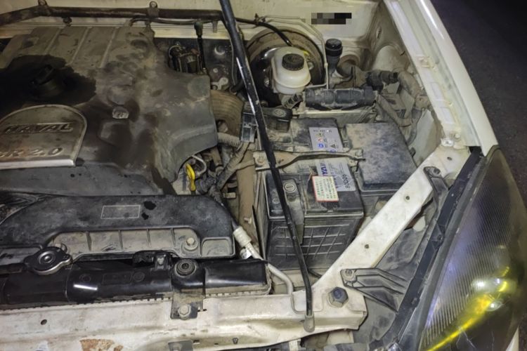 Used Haval H5 Classic 2015 2.0T Diesel Manual Two-Wheel Drive Entry-Level Version Engine Bay Left