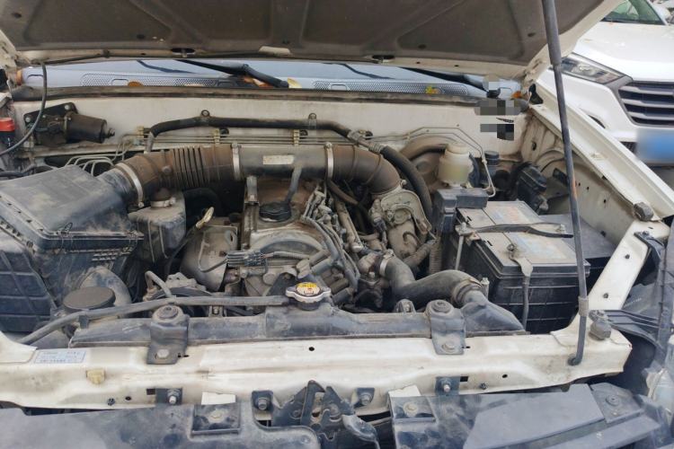 Used Haval H5 Classic 2015 2.0L Manual Two-Wheel Drive Entry-Level Trim Engine Bay
