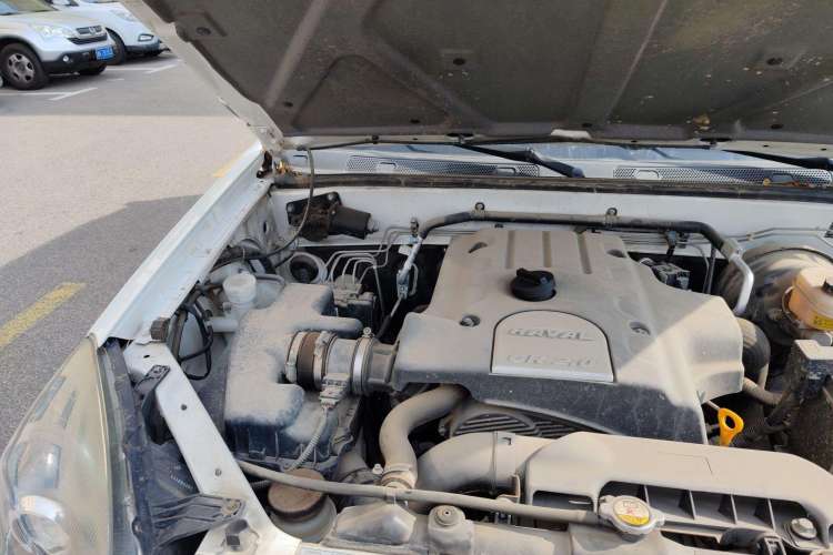 Used Haval H5 Classic 2015 2.0T Diesel Manual 4x4 Ambition Model Engine Bay Right