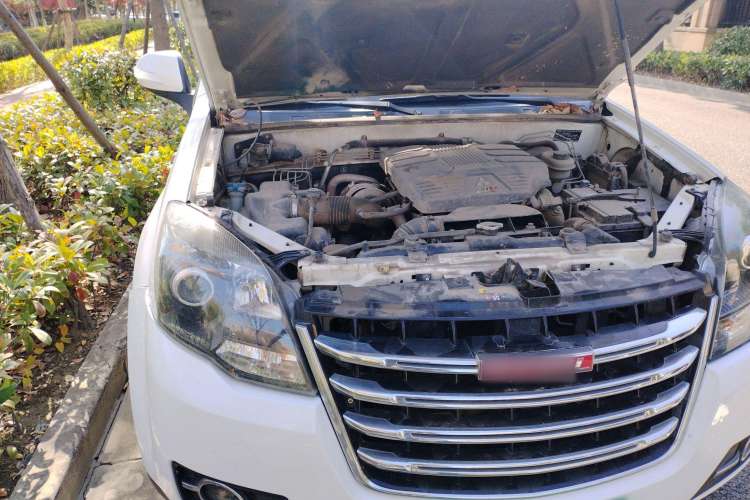 Used Haval H5 Classic 2015 2.0T Manual 4x4 Advanced Trim Engine Bay Right