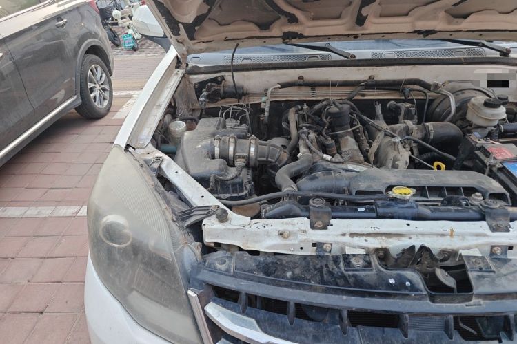 Used Haval H5 Classic 2015 2.0T Diesel Manual 4x4 Ambition Model Engine Bay Right