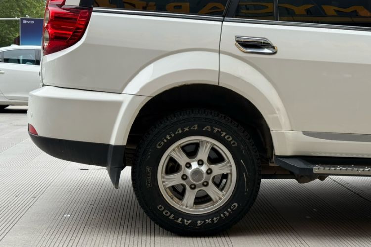 Used Haval H5 Classic 2015 2.0T Manual 4x4 Elite Edition Exterior 7