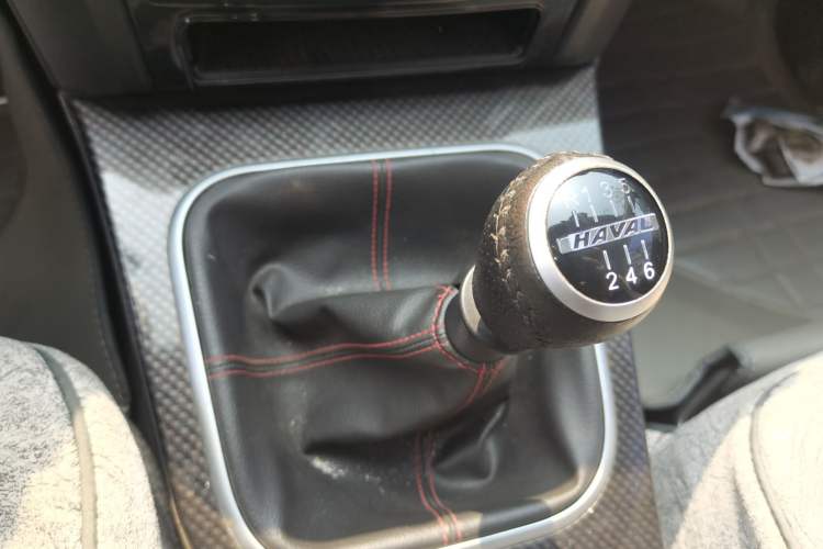 Used Haval H5 Classic 2015 2.0T Manual 4x4 Advanced Trim Gear Lever