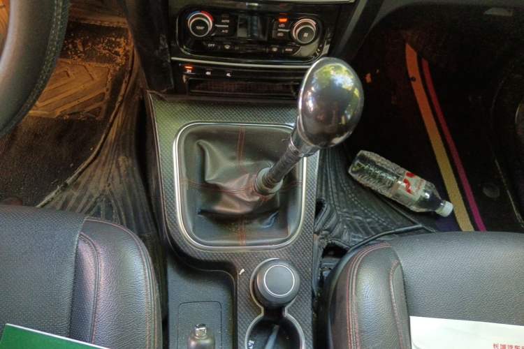 Used Haval H5 Classic 2015 2.0T Manual 4x4 Elite Edition Gear Lever