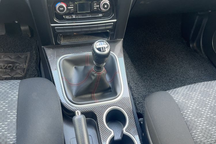 Used Haval H5 Classic 2015 2.0T Manual Two-Wheel Drive Advanced Version Gear Lever