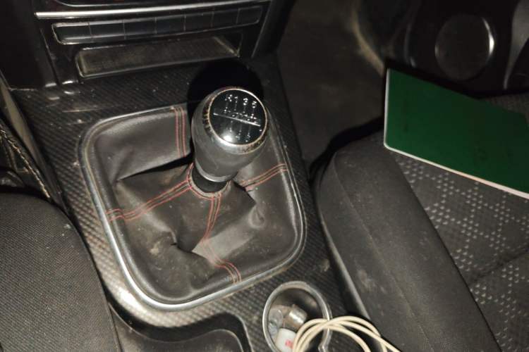 Used Haval H5 Classic 2015 2.0T Diesel Manual Two-Wheel Drive Entry-Level Version Gear Lever