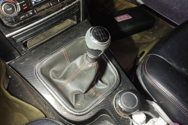 Used Haval H5 Classic 2015 2.0T Diesel Manual Two-Wheel Drive Entry-Level Version Gear Lever