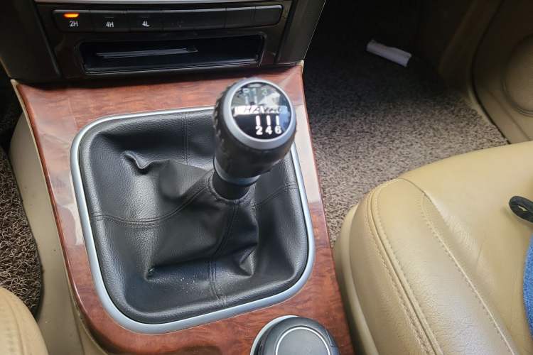 Used Haval H5 Classic 2015 2.0T Manual 4x4 Prestige Version Gear Lever