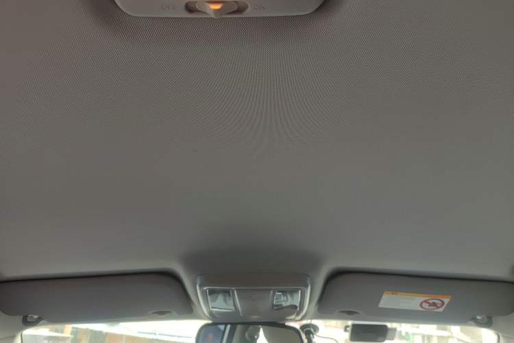 Used Haval H5 Classic 2015 2.0T Diesel Automatic Two-Wheel Drive Advanced Version Headliner