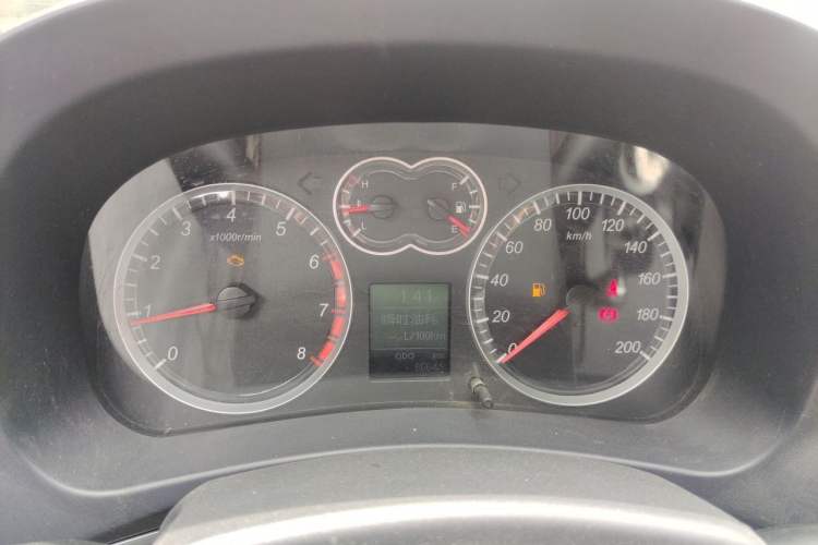Used Haval H5 Classic 2015 2.0T Manual Two-Wheel Drive Elite Version Instrument Cluster