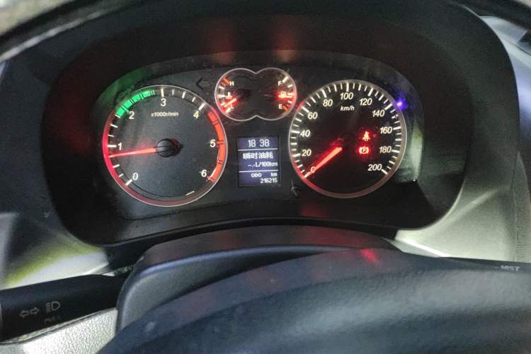 Used Haval H5 Classic 2015 2.0T Diesel Manual Two-Wheel Drive Entry-Level Version Instrument Cluster