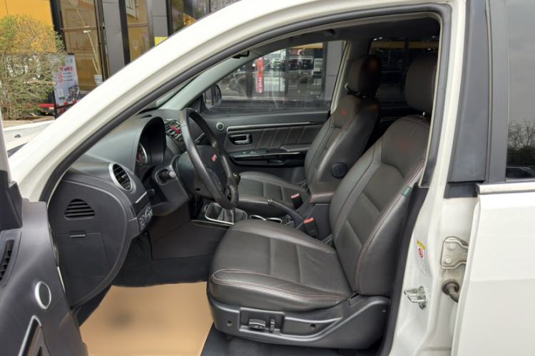 Used Haval H5 Classic 2015 2.0T Manual 4x4 Prestige Version Interior 2
