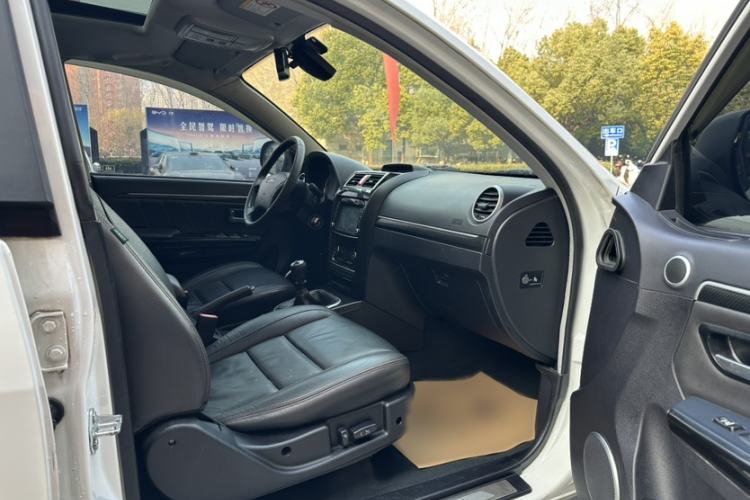 Used Haval H5 Classic 2015 2.0T Manual 4x4 Prestige Version Interior 4
