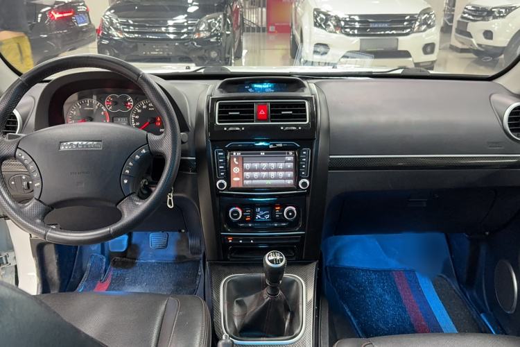 Used Haval H5 Classic 2015 2.0T Manual 4x4 Elite Edition Interior 4