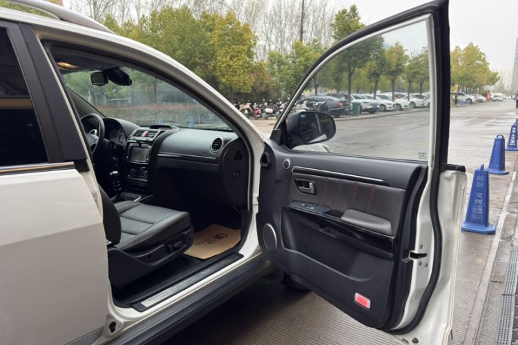 Used Haval H5 Classic 2015 2.0T Manual 4x4 Prestige Version Interior 7