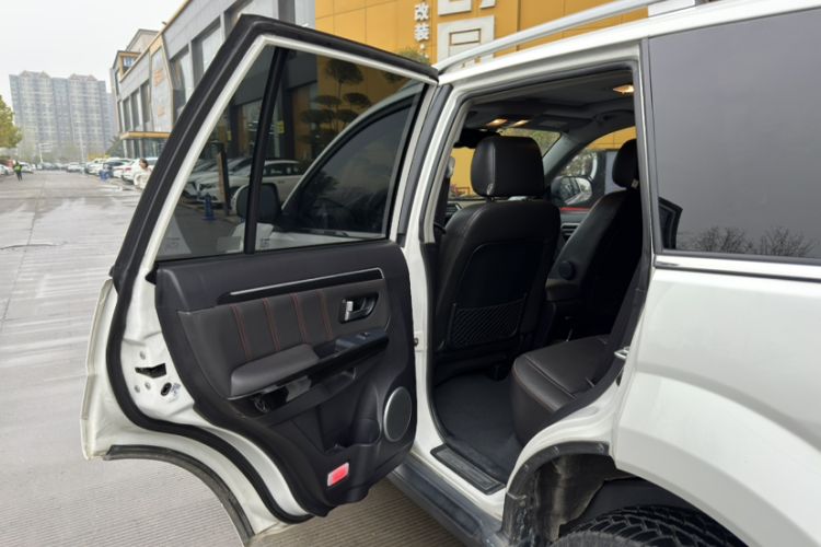 Used Haval H5 Classic 2015 2.0T Manual 4x4 Prestige Version Interior 8