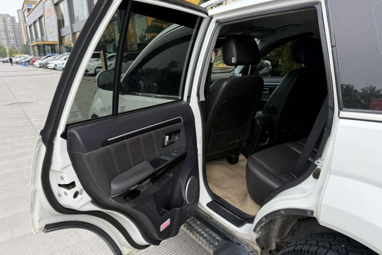 Used Haval H5 Classic 2015 2.0T Manual 4x4 Elite Edition Interior 8